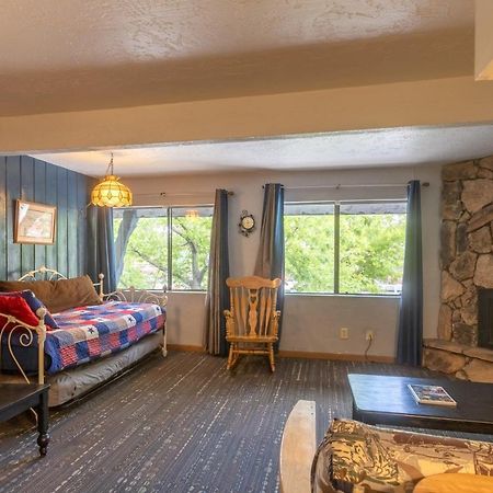 Village Suites Inn - American Black Bear - Perfect Location, In The Village! Can'T Be Better! Big Bear Lake Kültér fotó