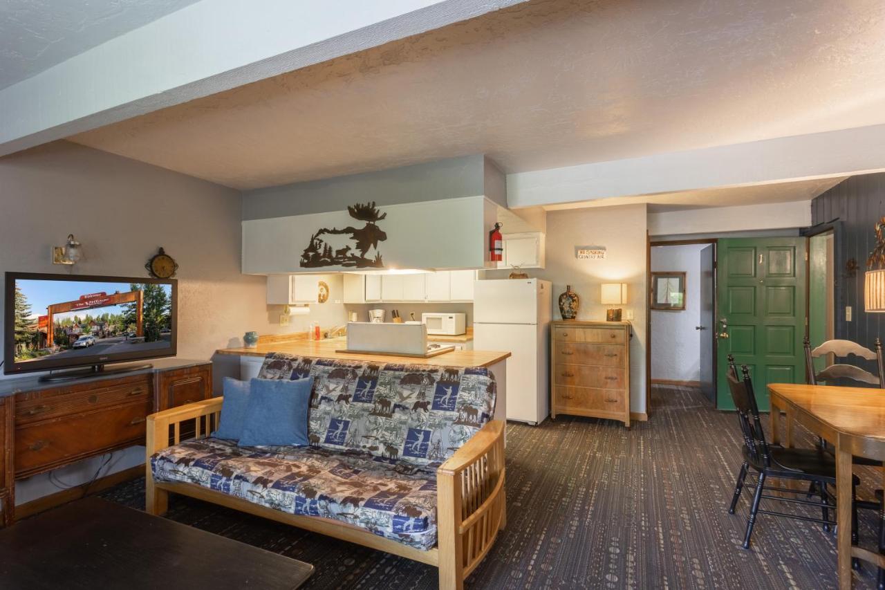Village Suites Inn - American Black Bear - Perfect Location, In The Village! Can'T Be Better! Big Bear Lake Kültér fotó