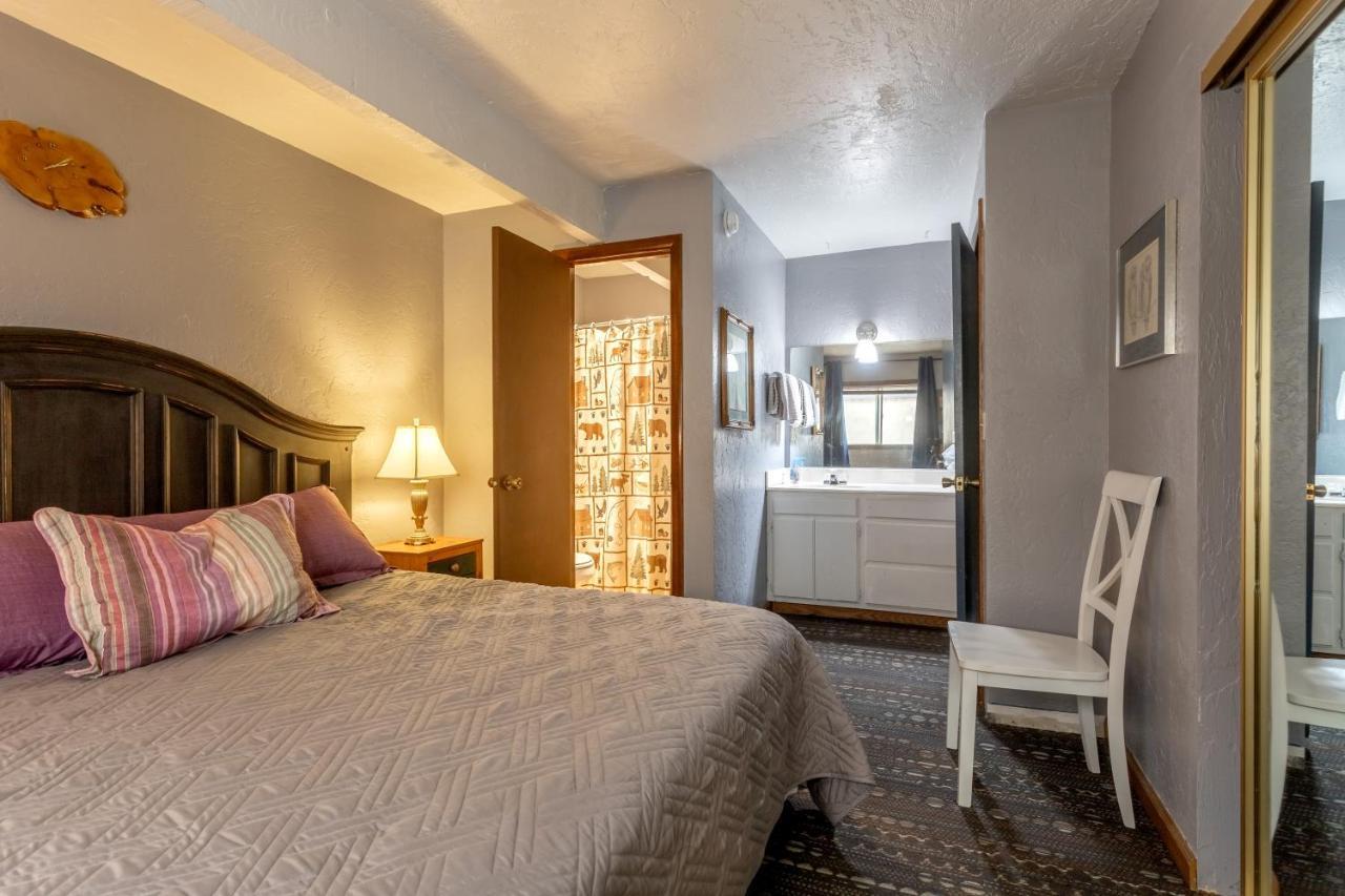 Village Suites Inn - American Black Bear - Perfect Location, In The Village! Can'T Be Better! Big Bear Lake Kültér fotó